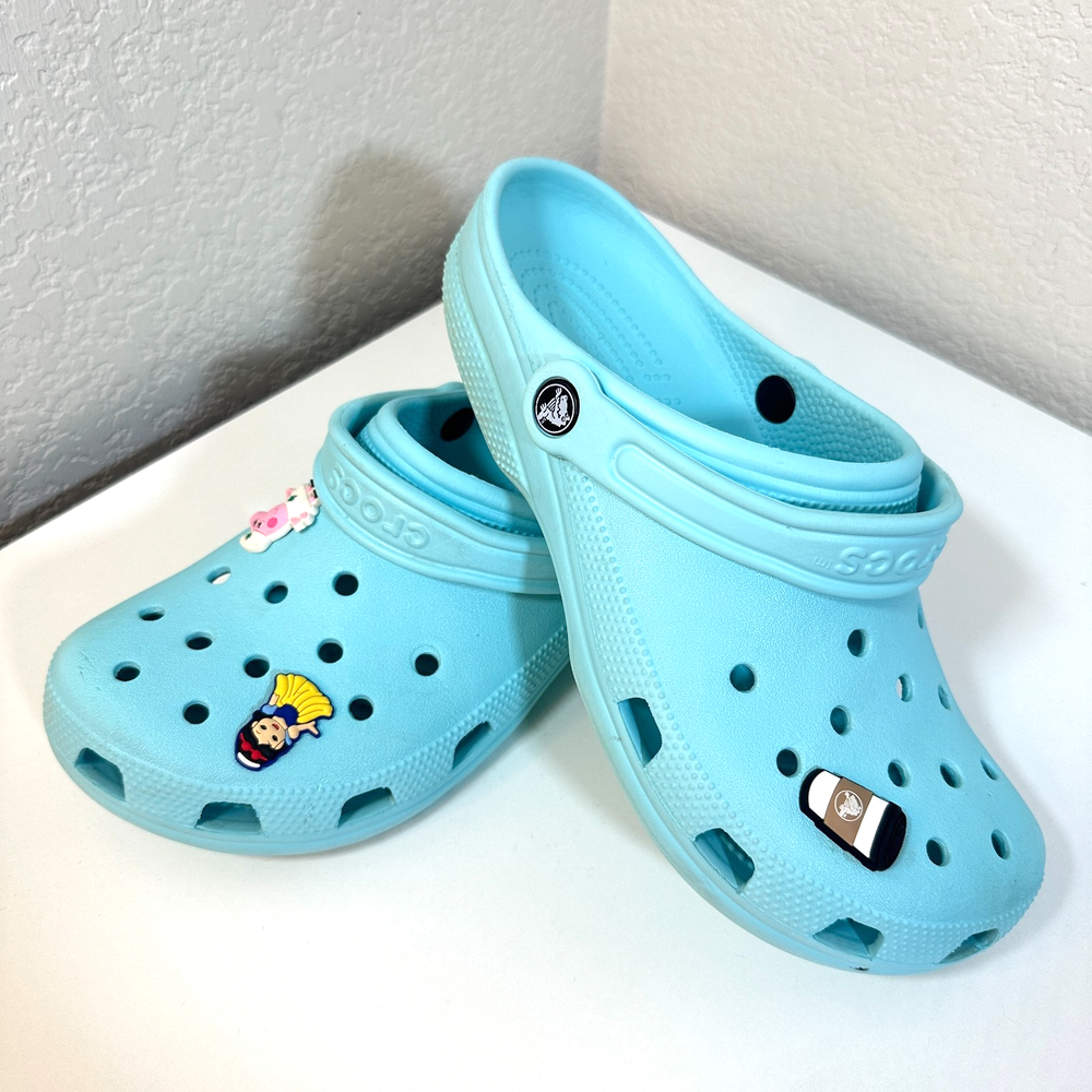 Crocs Classic Clog Turquoise Aqua Blue Sandal w/ Jibbitz {Women 10 / Men 8}