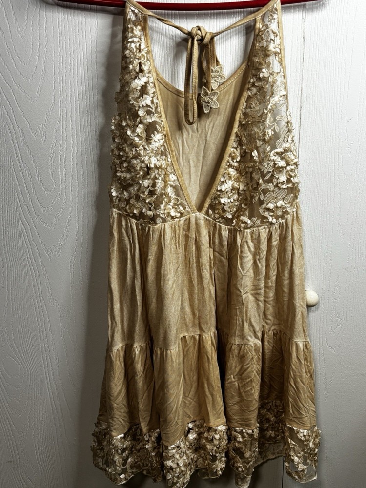 Pol Cream Lace And Flower Dress Size M . Really Gorgeous NWT