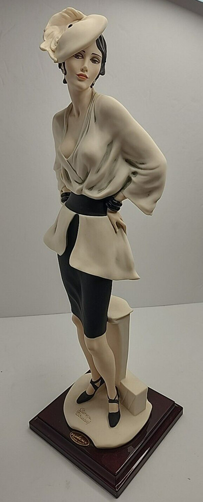 Giuseppe Armani Florence 1973 Italy Figurine