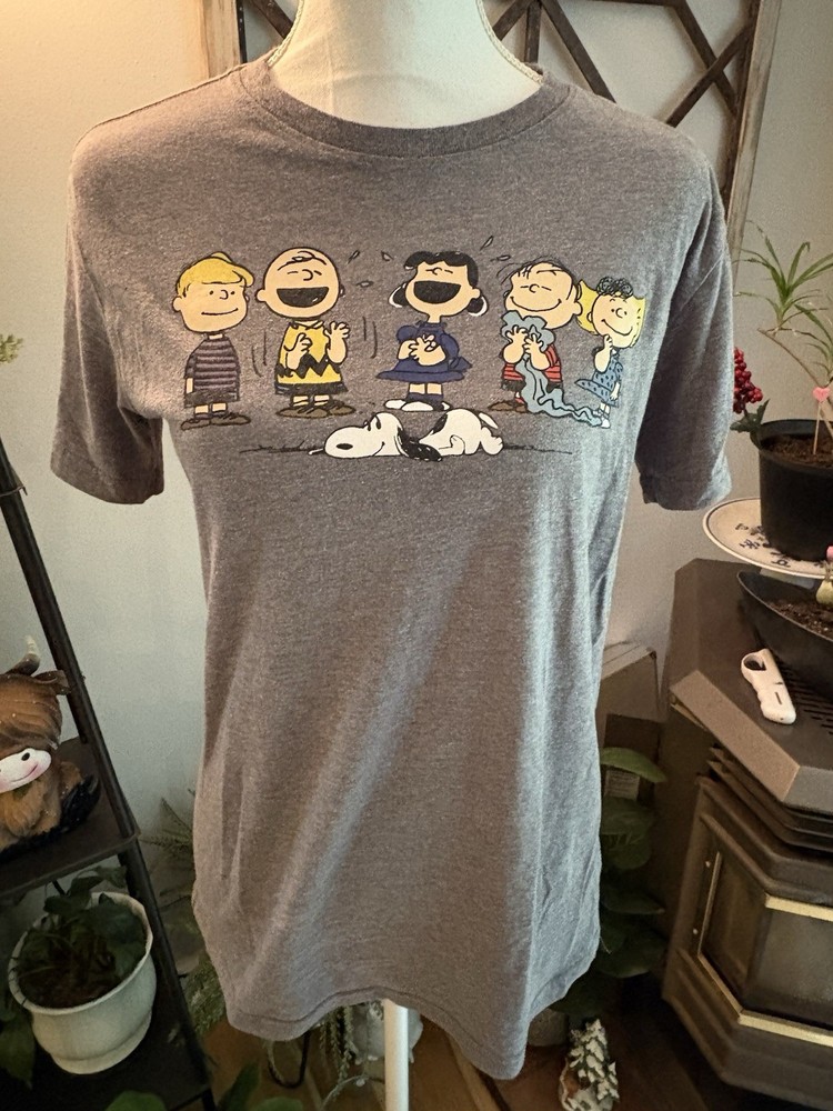 Peanuts Tshirt Size S Unisex