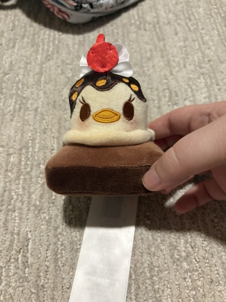 Daisy Duck Disney Munchlings Baked Treats Remix Brownie Sundae Scented Plush