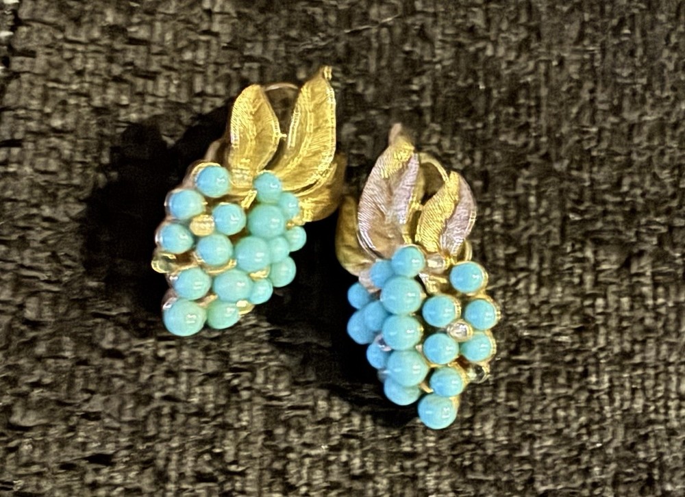 Crown Trifari Vintage Faux Turquoise Grape Cluster Gold Tone Clip-On Earrings