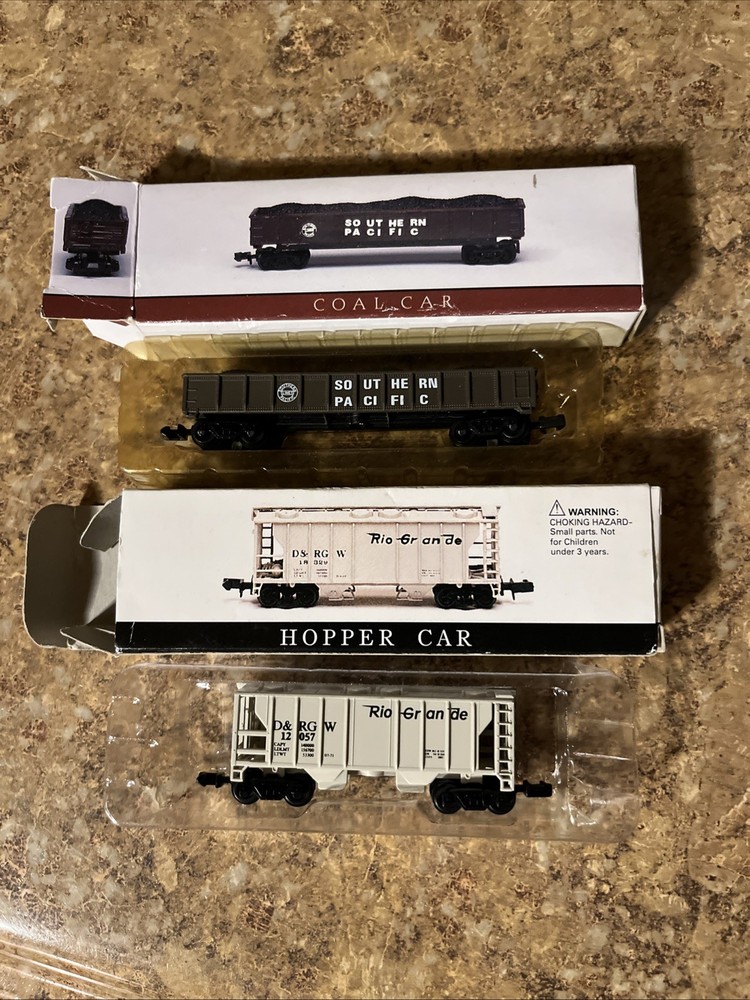 Southern Pacific Model Train Cars Still In Original Packaging Lot Of 2 N Scale