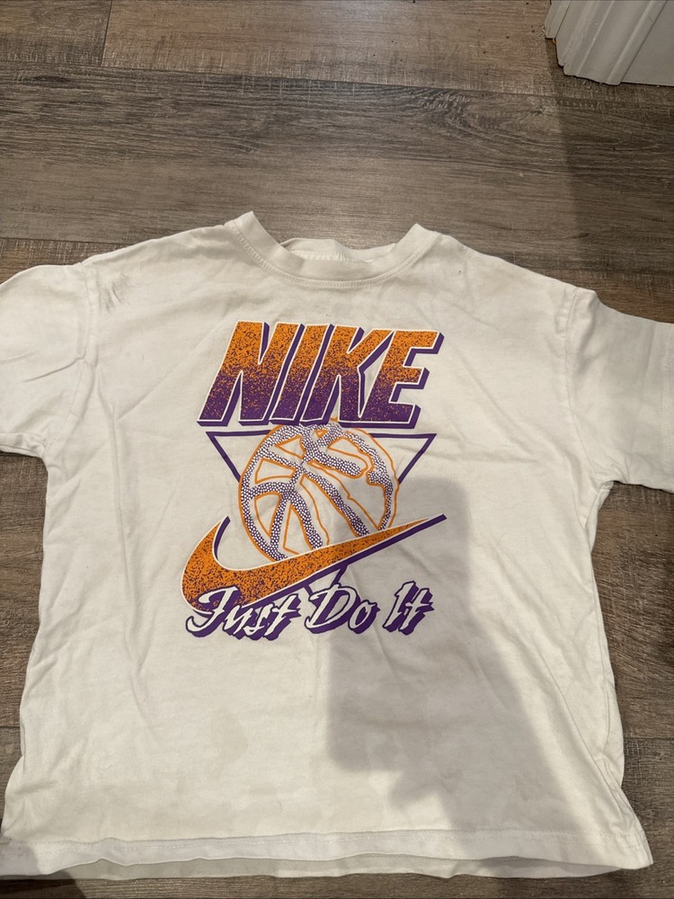 Boys Nike Graphic Basketball T-Shirt Size Medium