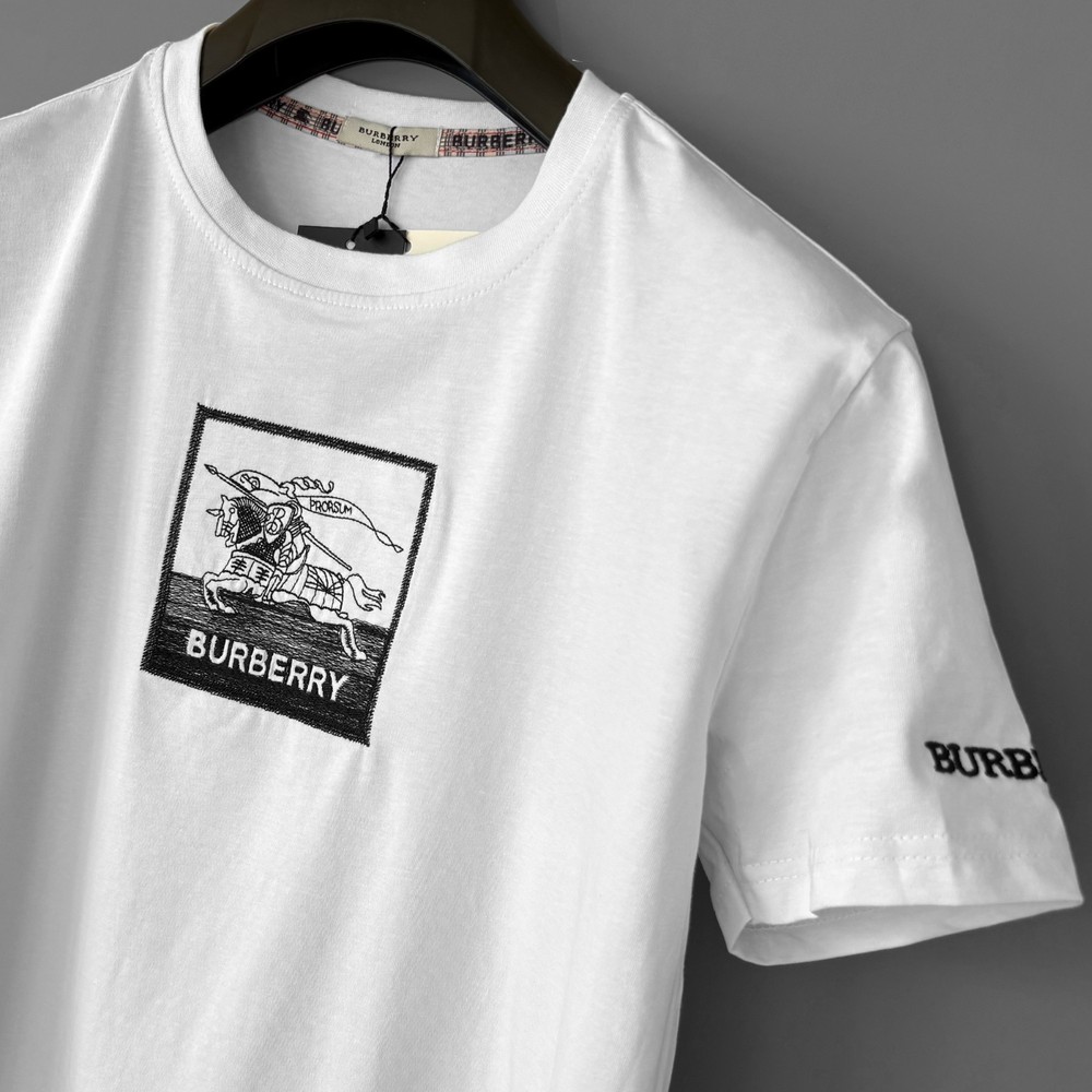 Burberry Horse Logo Embroidery on Chest White T-shirt  (Size XL) - Paid-Duty