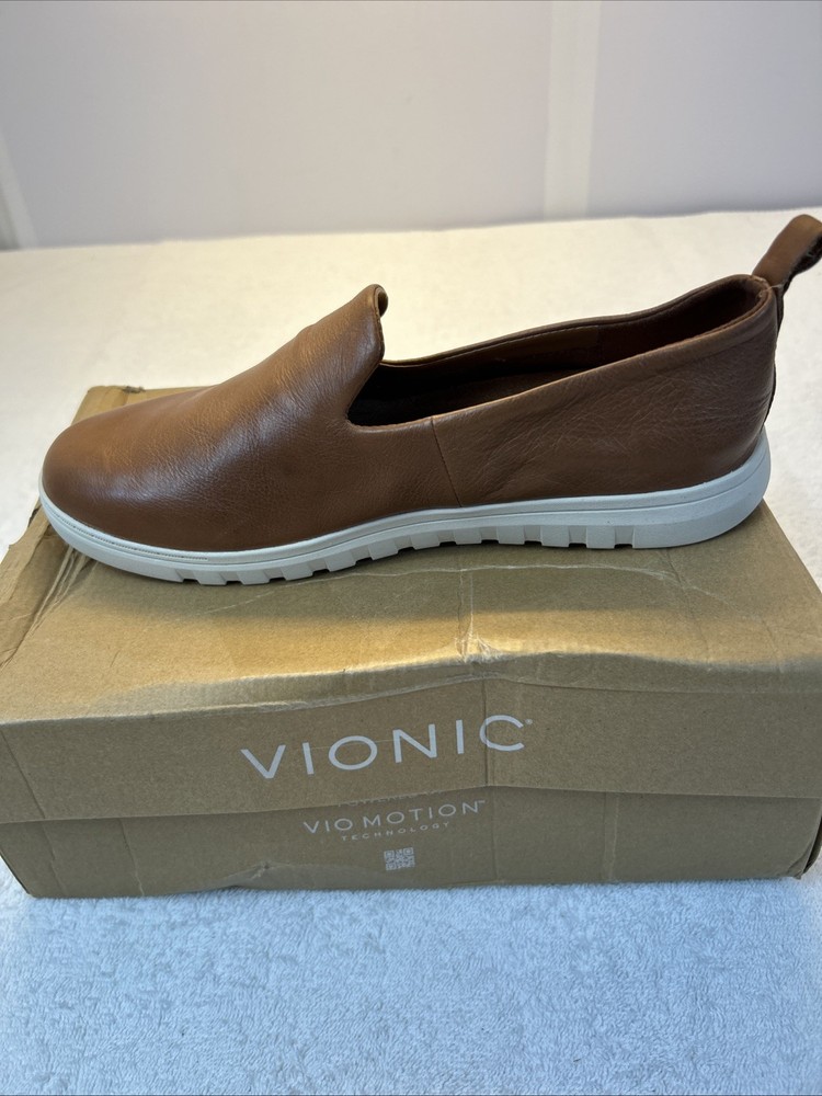 Vionic Uptown Willa Slip On Tan Leather/White Sole Women SZ 10 New in Box