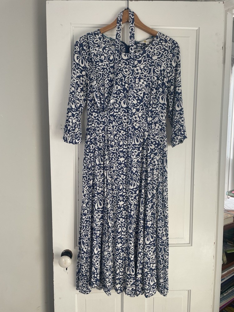 Boden Blue And White Midi Dress Size 4P Pockets!