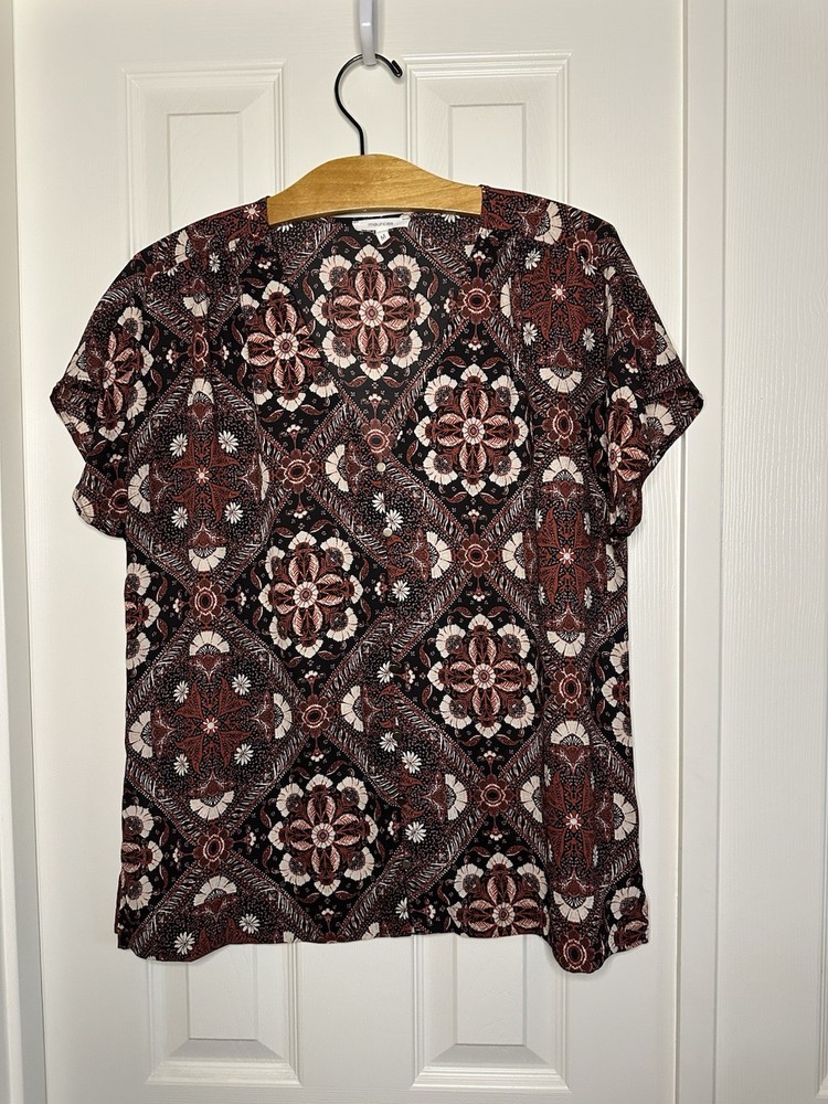 Maurices Women’s M Floral Button Front Short Sleeve V-Neck Blouse