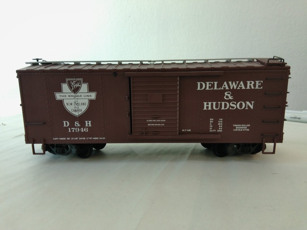 USA Trains R19107B G Scale Steel Box Car Delaware & Hudson #17946