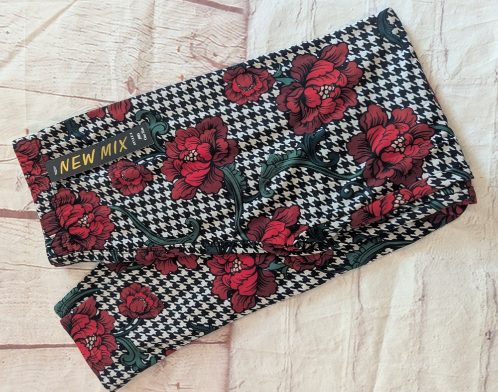 New Mix Leggings One Size  Soft Red Roses Print Blk/Wht