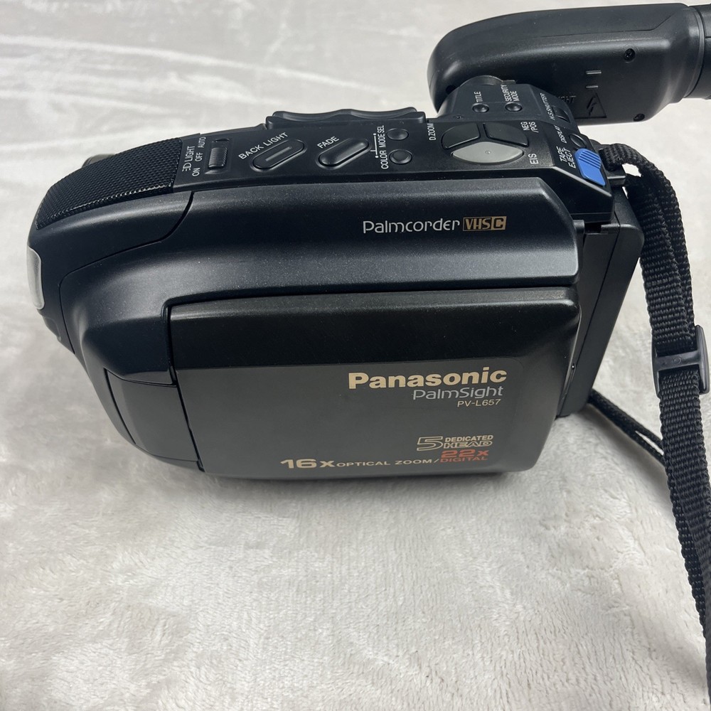Panasonic Palmcorder PalmSight PV-L657D VHSC 22x Digital Zoom Camcorder