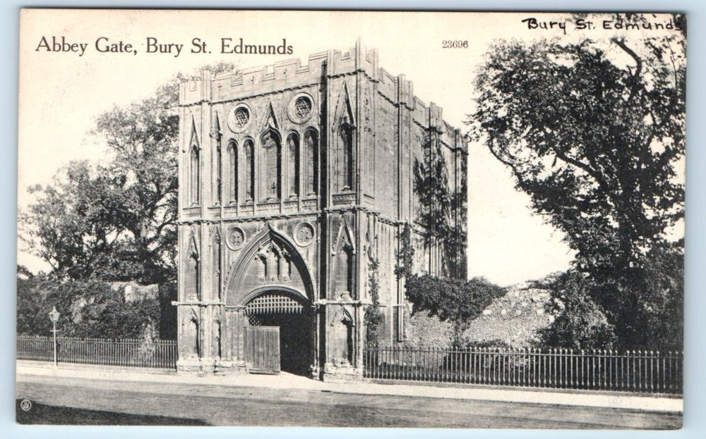 Abbey Gate BURY ST EDMUNDS SUFFOLK UK Postcard