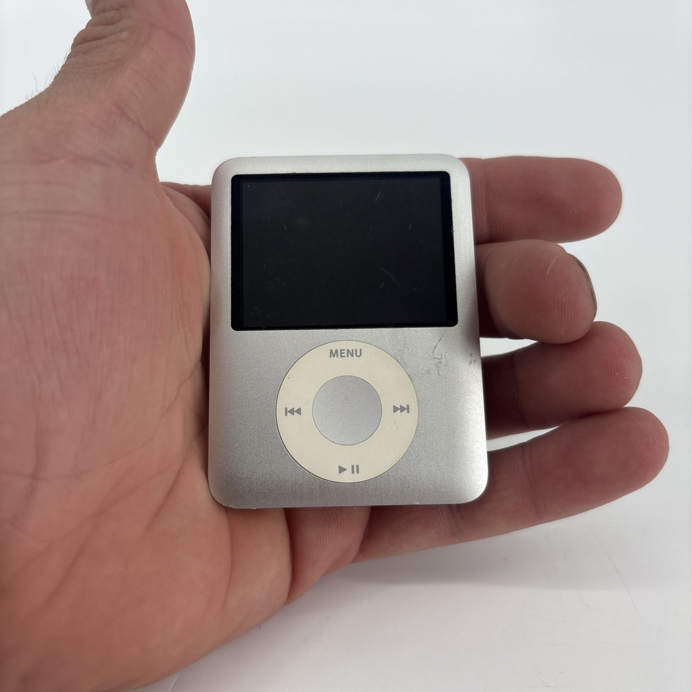 3rd Gen iPod Nano A1236 - 4 GB Silver (Tested, Works) Please Read Description