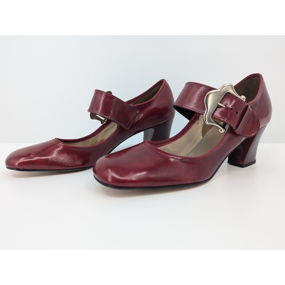 Vintage Burgundy Red Mary Jane Heels Size 7AA with Buckle Detail & Chunky Block Heel