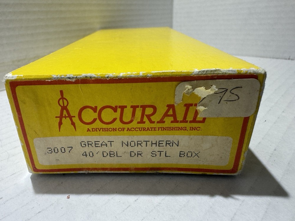 HO Scale Accurail 3007 Great Northern 40' DBL Dr Boxcar 3630 K8002