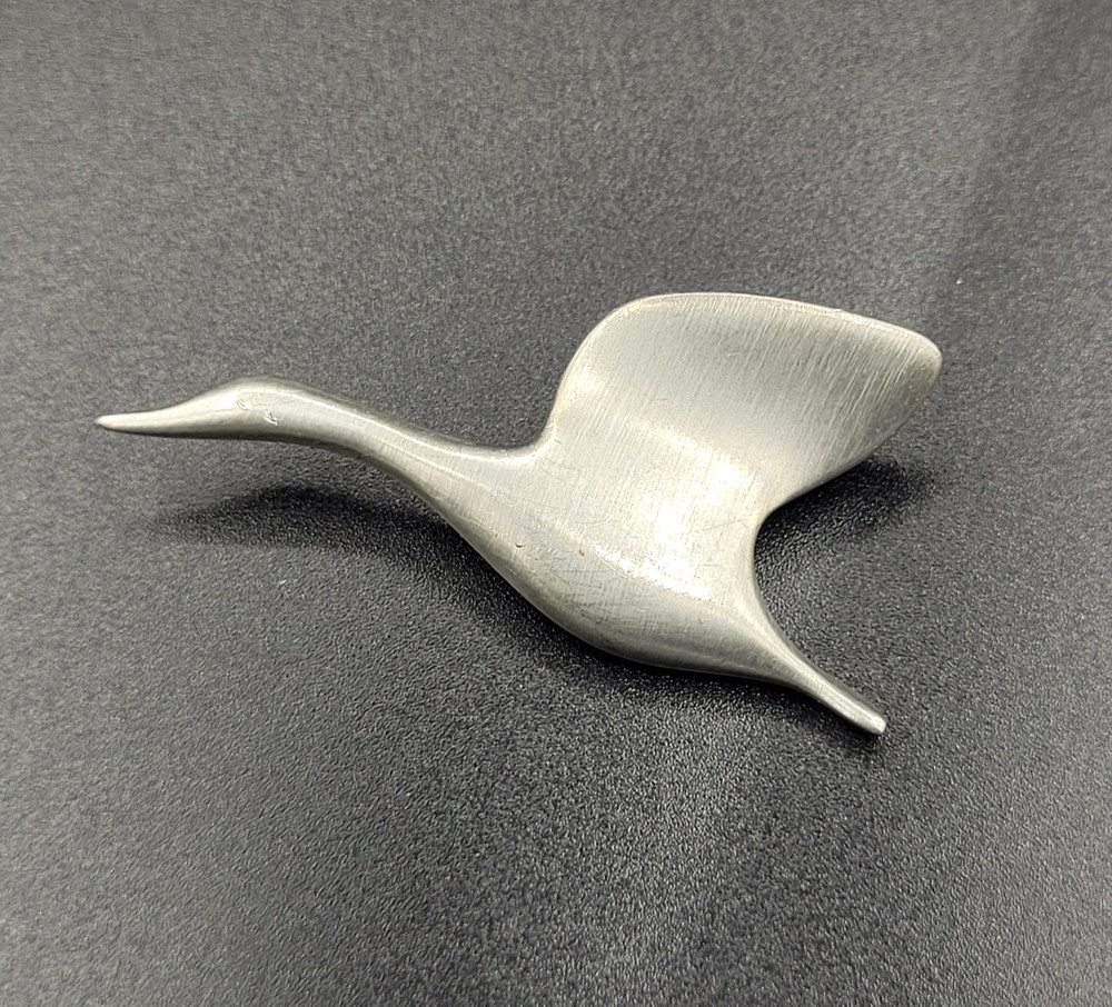 Frederick Design Canada Goose Pewter Bird In Flight Brooch Pin Silver Tone Vtg