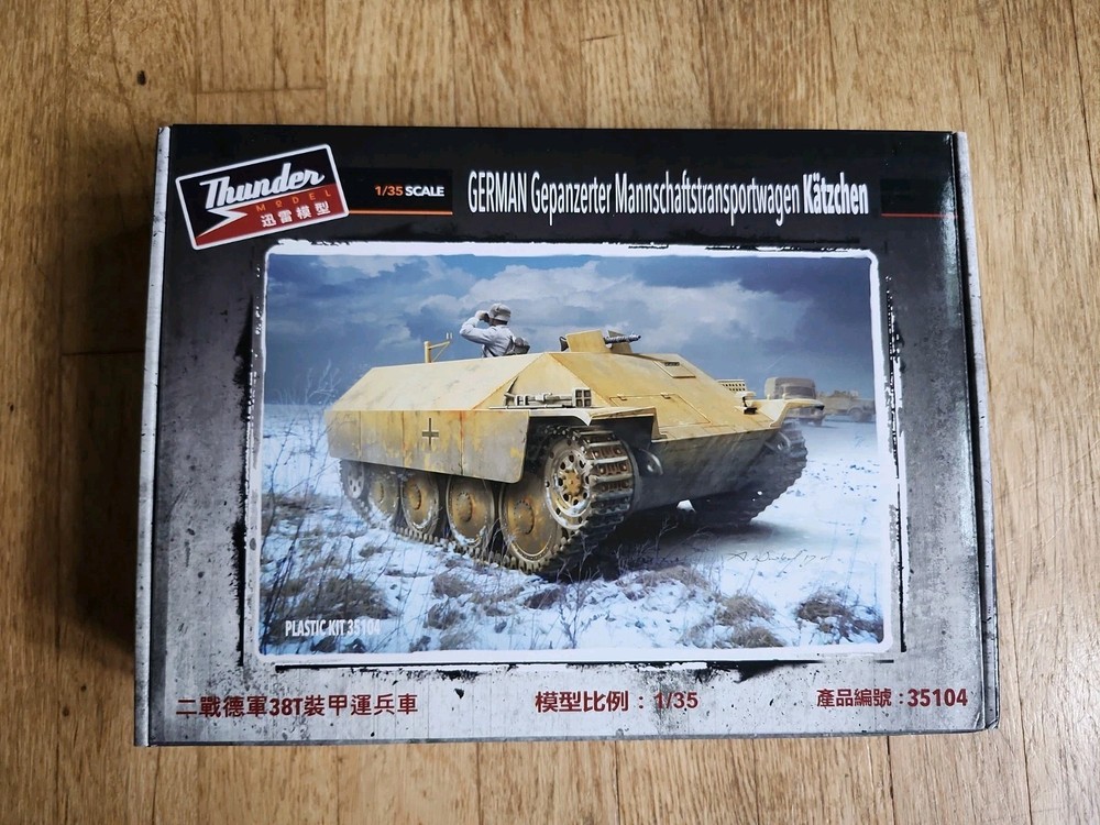 Thunder Model 35104 1:35 Katzchen Gepanzerter Mannschaftstransportwagen Kit