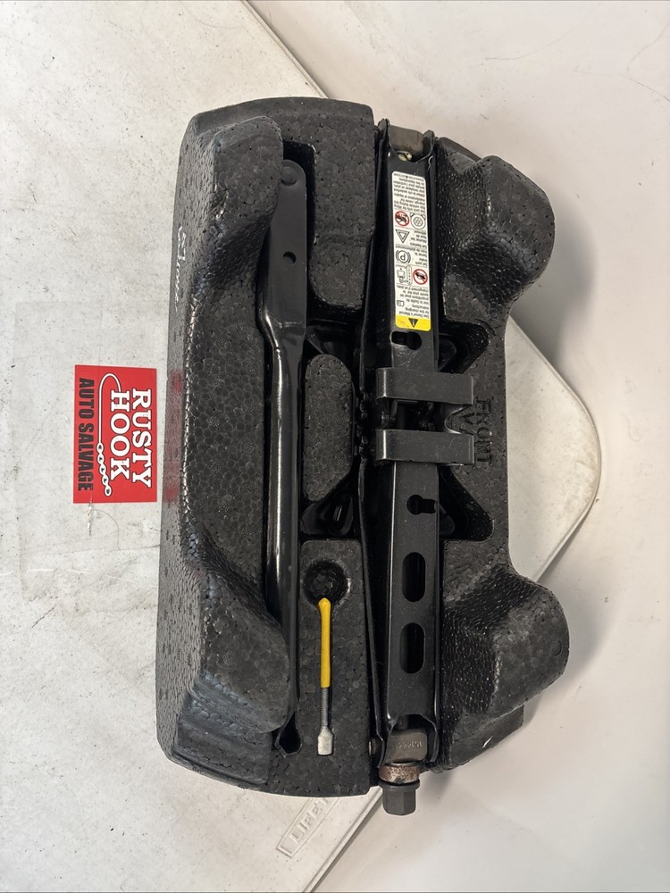 2007 Buick Lacrosse Jack Assembly w/ Foam 10322149