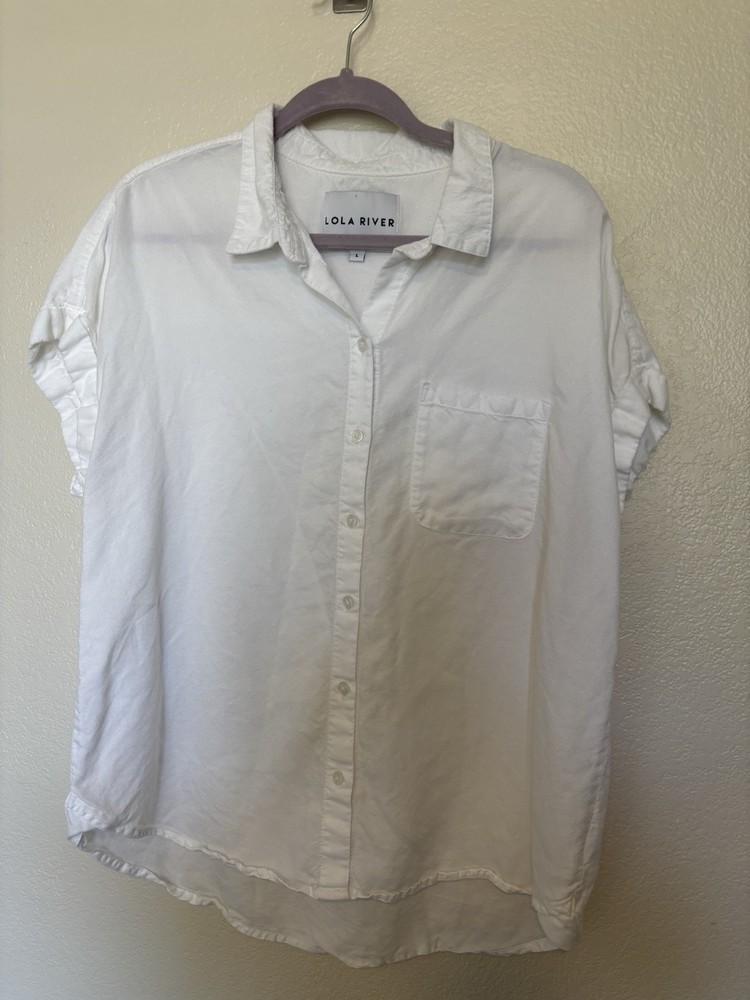 Lola River White Button Up Blouse, Short Sleeve Collared. Large