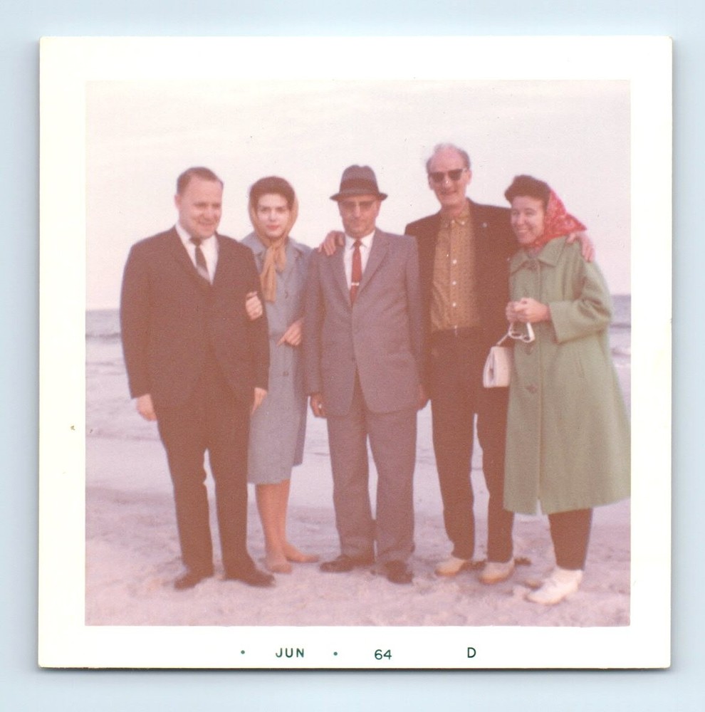 Old Vintage Square Color Photo MEN WOMEN JONES BEACH LONG ISLAND 1964 PICTURE