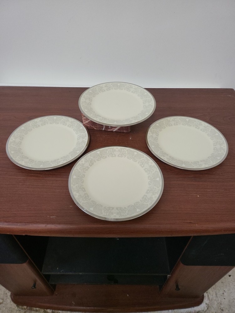 Lenox SNOW LILY  Salad Plates 8 In Platinum Trim Set Of 4