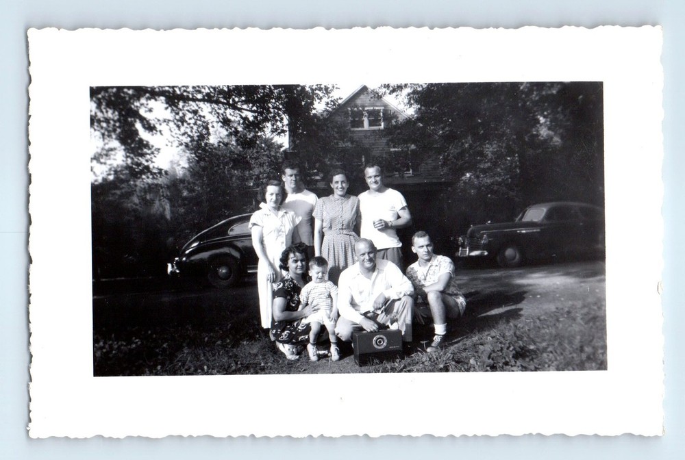 Old Vintage Photo MEN WOMEN BOY WITH SLIDE PROJECTOR CLASSIC CAR SNAPSHOT