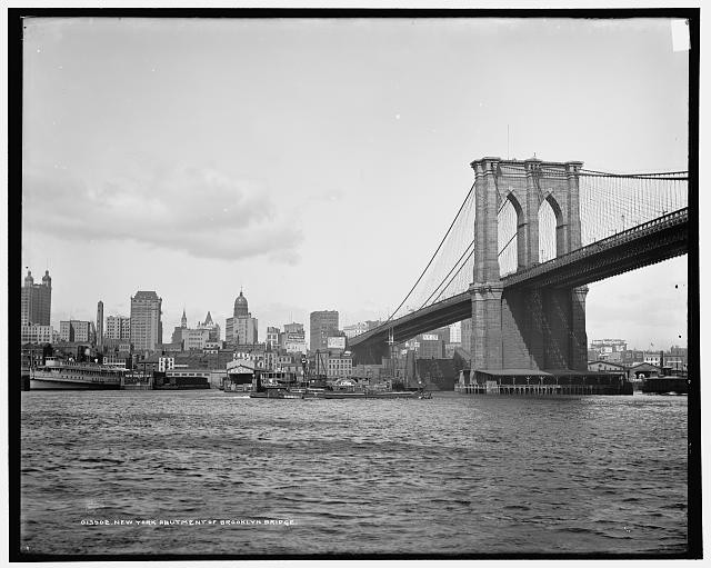 Photo:New York abutment of Brooklyn Bridge