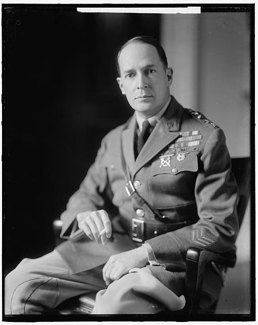 Photo:Douglas MacArthur Portrait in U.S. Army Uniform