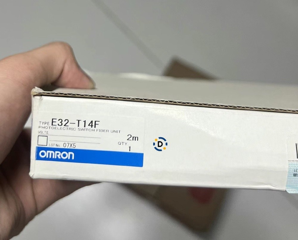 New OMRON E32-T14F 2M sensor