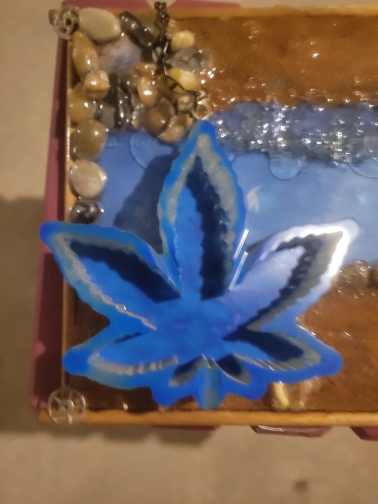 Blue Epoxy Resin Pot Leaf Ashtray 🍃