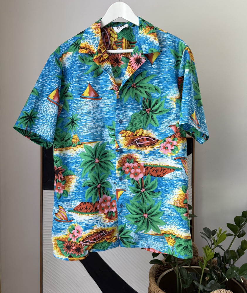 HILO HATTIE Original Hawaiian Shirt Button Up Floral Boat Palm Tree Men's Large