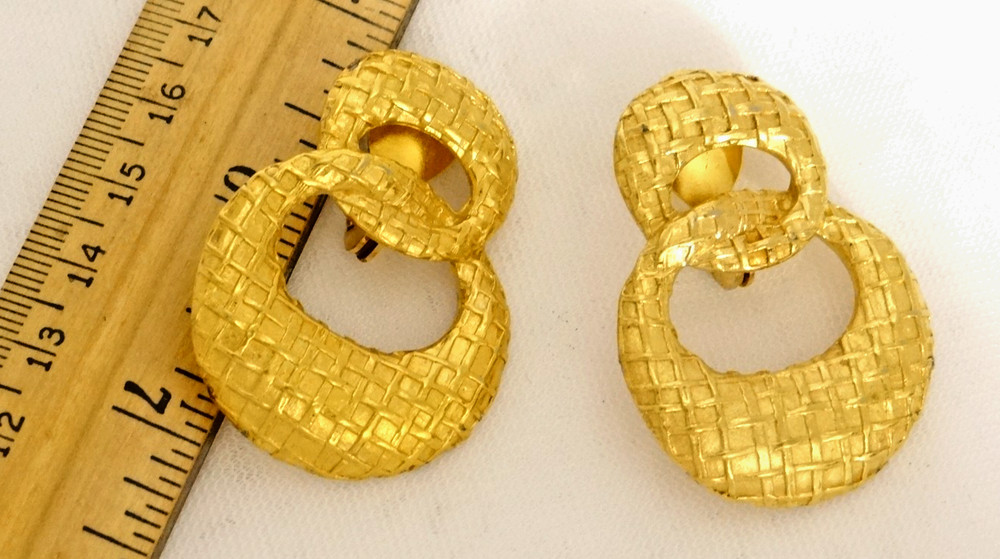 GIVENCHY PARIS NY Gold  Tone Chunky Vintage Clip On Earrings 2