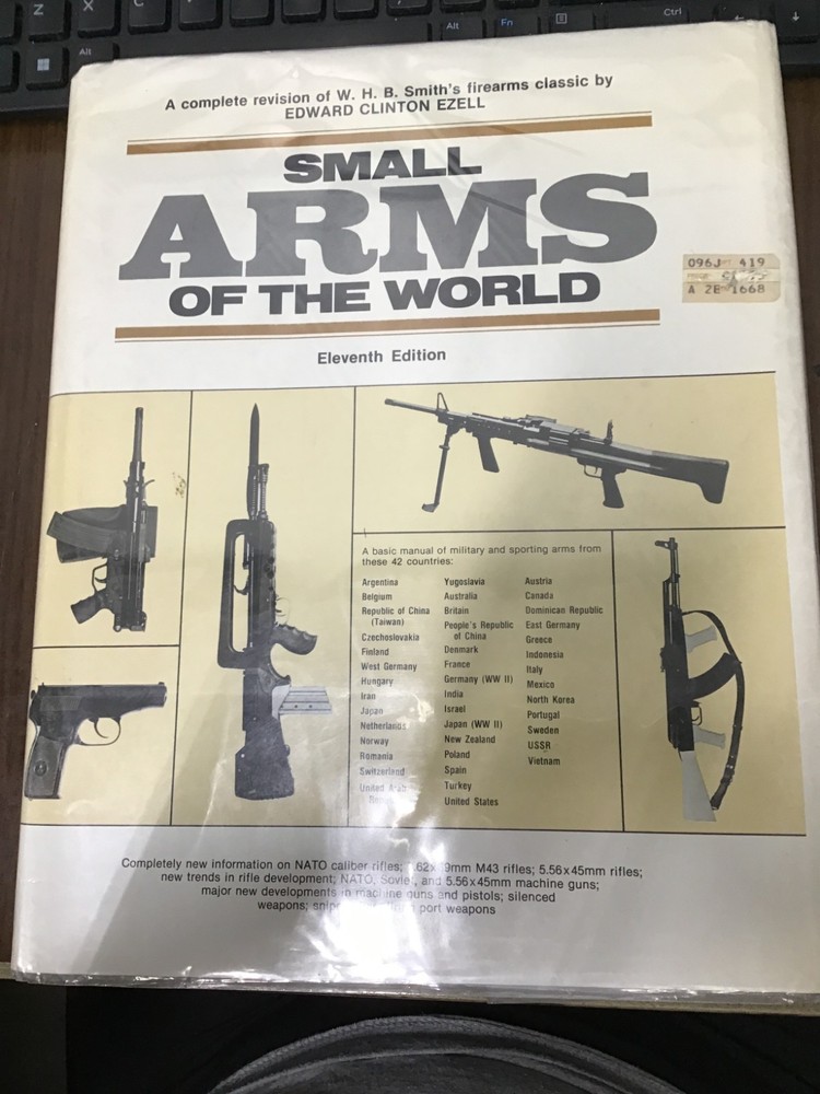 Small Arms of the World By Edward Clinton Ezell 1977 11th Edition Hardcover Book