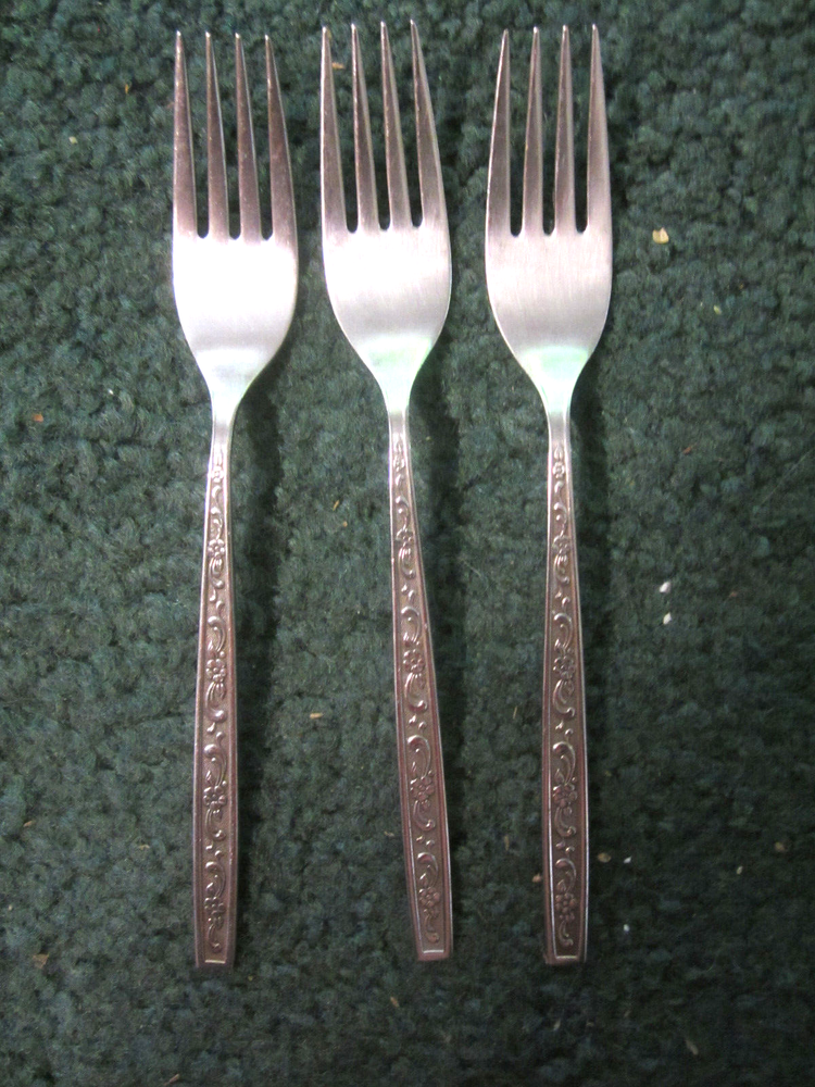 3 dinner forks,West Bend Fernwood  VTG Stainless Flatware USA,7.25