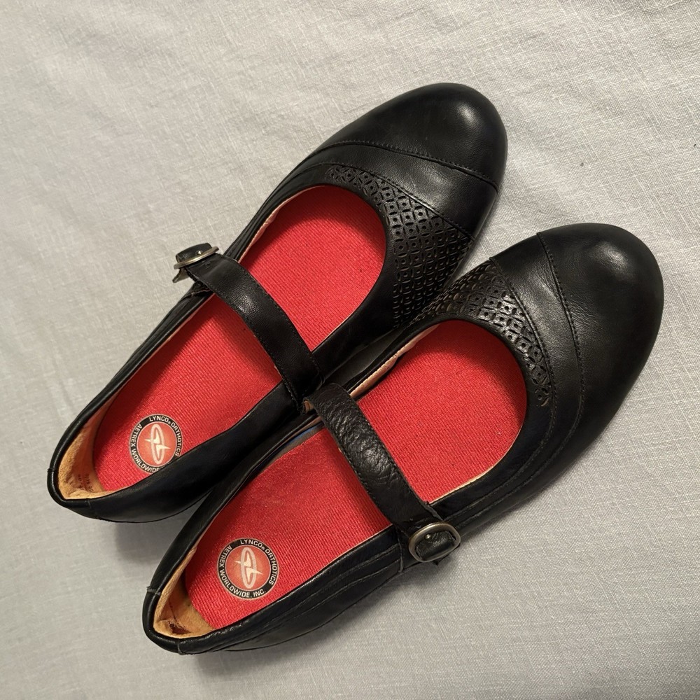 Earth Spirit Black Leather Mary Jane Flats Comfort Perforated Shoes Women 7