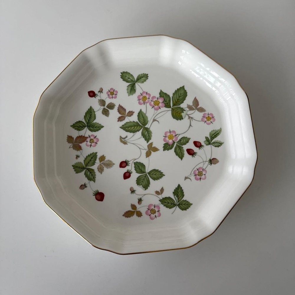Wedgwood Wild Strawberry Hexagon Plate Bone China Gold Trim