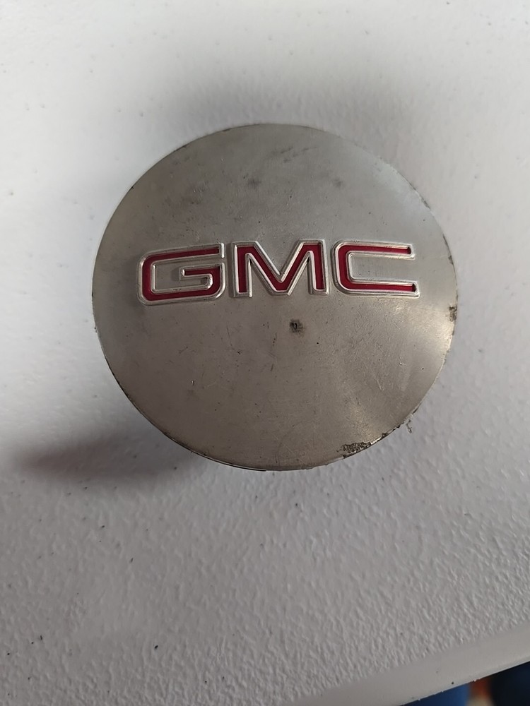 GMC Acadia OEM Wheel Center Cap Cover with Lug Nut Dust Shield 9595116-image