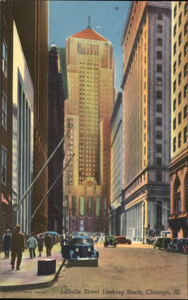 Chicago Illinois LaSalle Street 1940s cars Board of Trade unused linen postcard