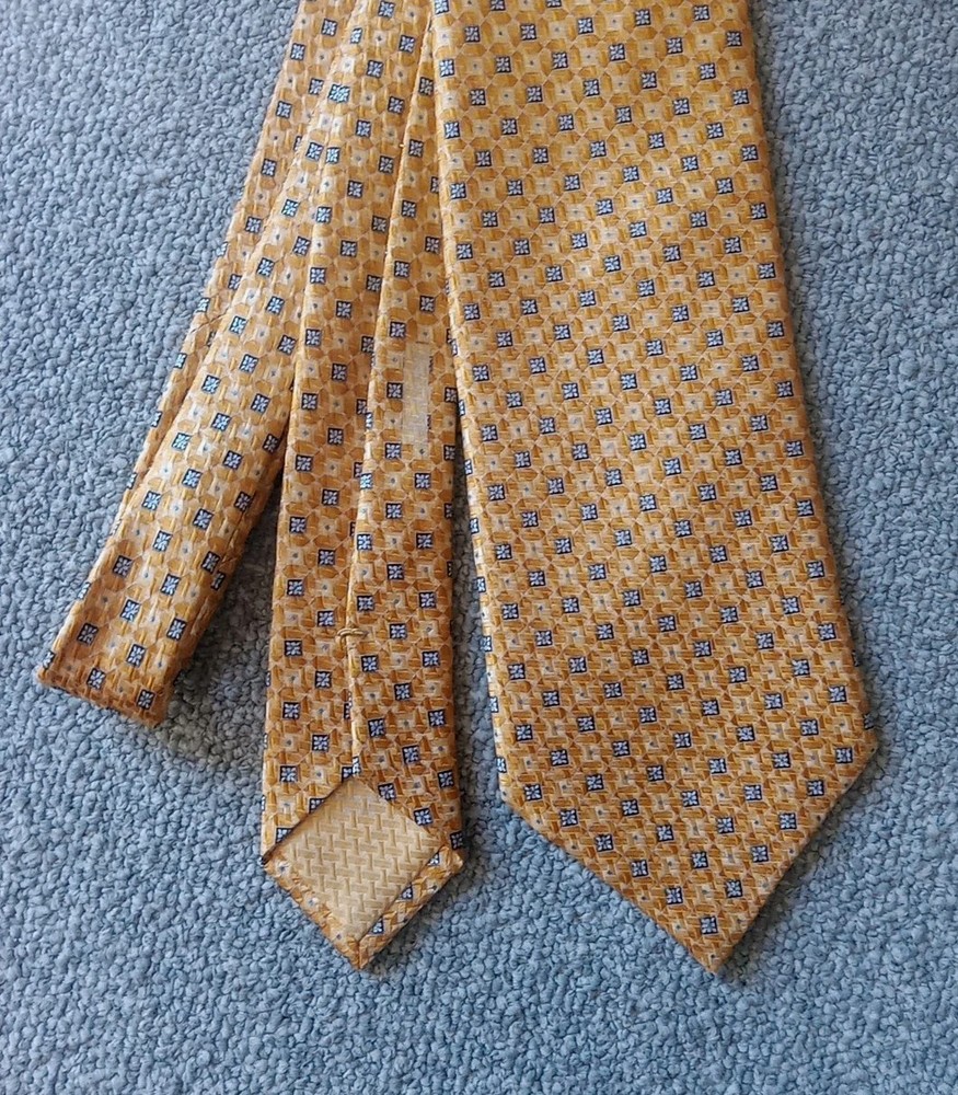 Brioni Tie Gold Geometric 100% Silk Made In Italy 63x3.5 dis.2S088 EUC