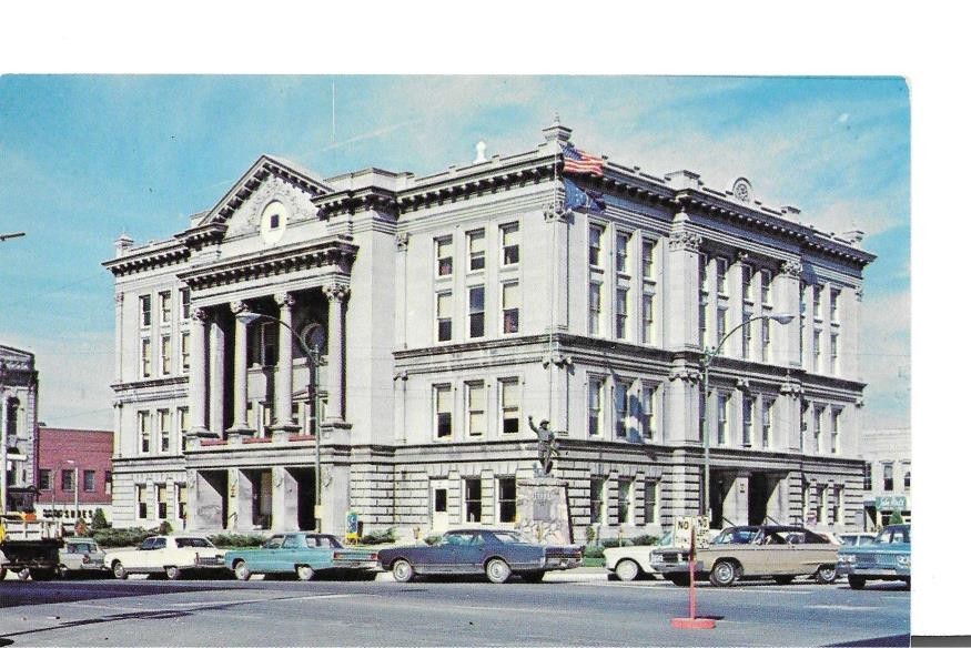Vintage Chrome Postcard Putnam County Court House Greencastle, IN  012009