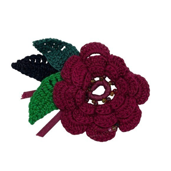 Vintage Handmade Crochet Knit Red Flower Pin Brooch Beaded Winter Holiday
