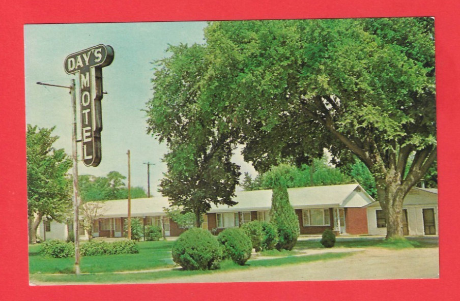Corning Arkansas-AR, Day's Motel & Cafe - chrome postcard 1960s roadside