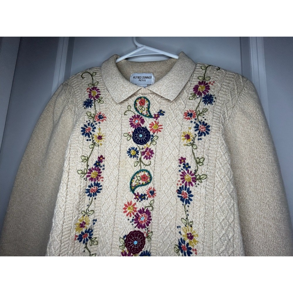 Vintage 90's Alfred Dunner Embroidered Floral Biege Sweater Womens Petite Large