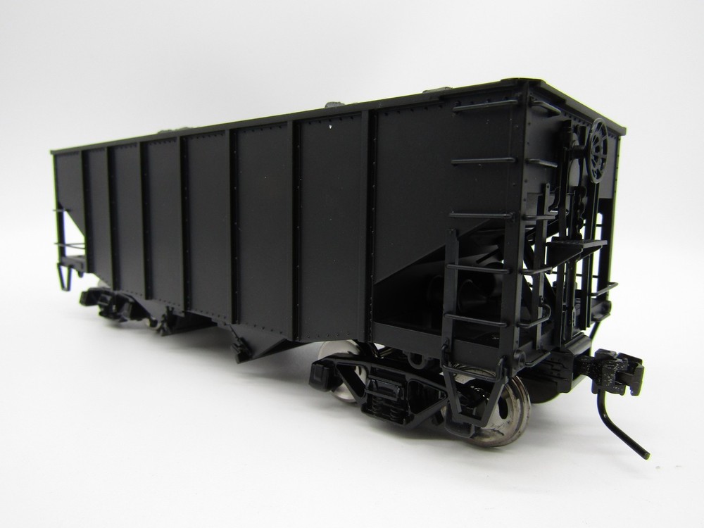 Atlas O 55 Ton Fishbelly Coal Hopper - Undecorated w/Flat Ends 2-Rail