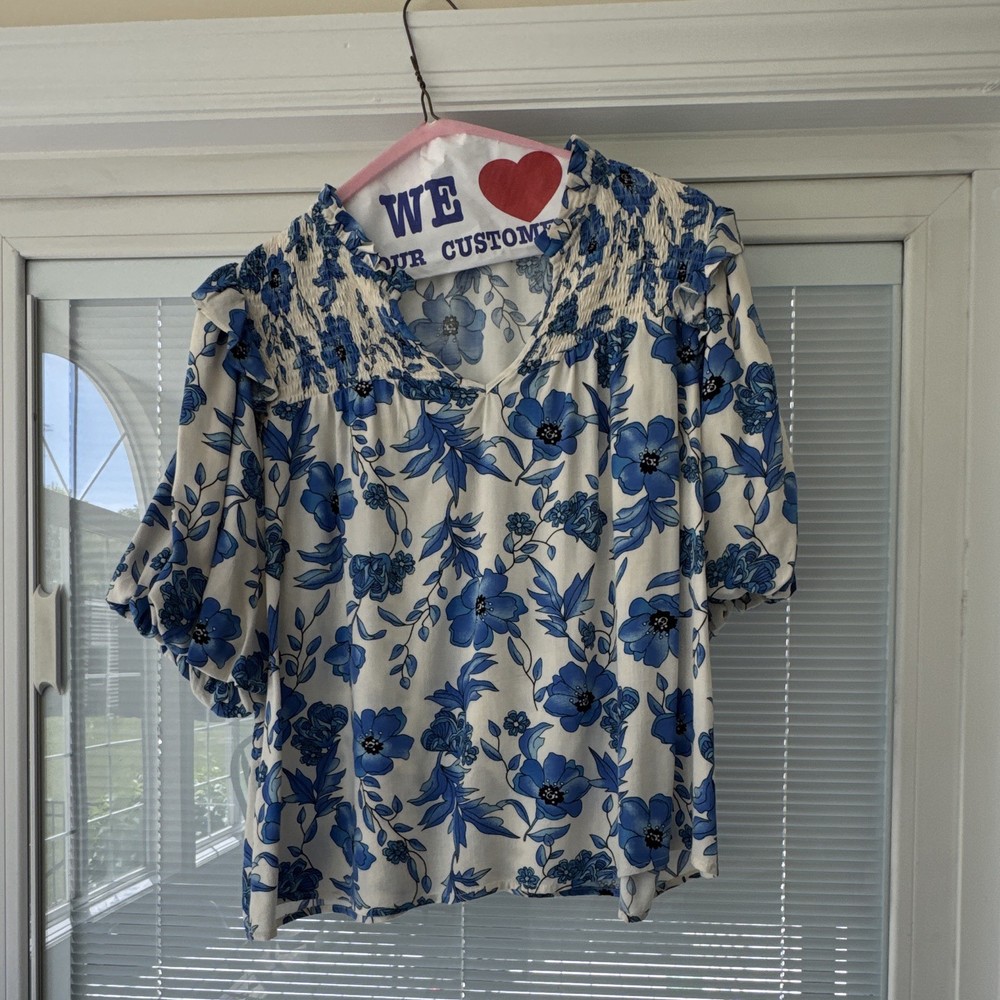 THML Women's Floral Smocked Ruffle V-Neck Flutter Sleeve Blouse Blue White L