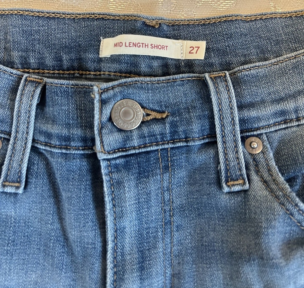 Women's Levi's Mid Length Destructed Cuffed Stretch Denim Shorts Size 27