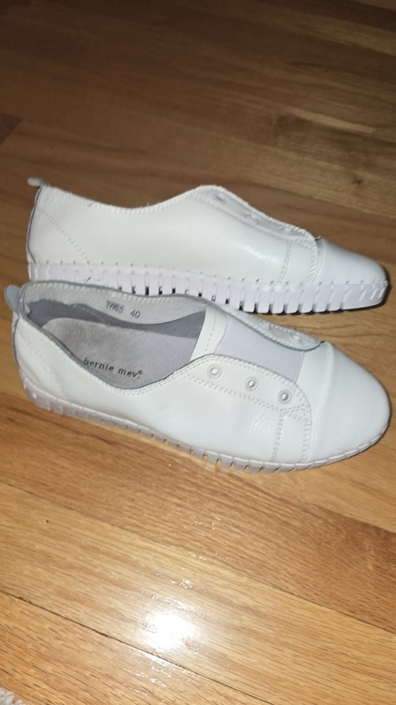 Bernie Mev Size 40 Slip on White Leather Shoes