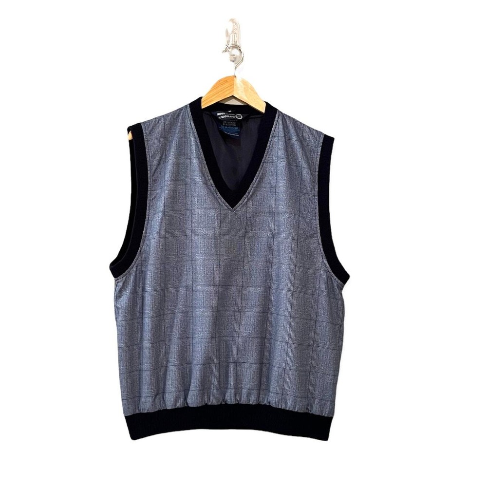 Sunderland of Scotland Classic Pullover Golf Vest in Size M for Men Modern Style and Comfort