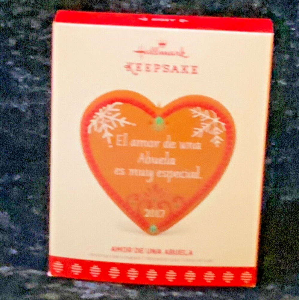 2017 Hallmark “Amor De Una Abuela” Keepsake Ornament-image