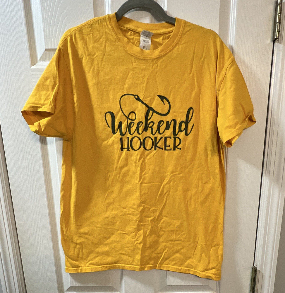 Gildan Men's Yellow Graphic Print Crew Neck Short Sleeve T-Shirt Size L